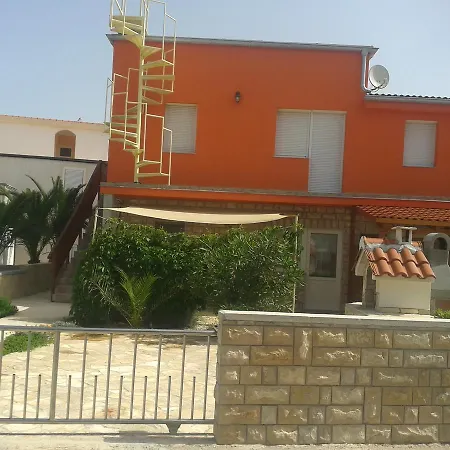 Apartment Narancs