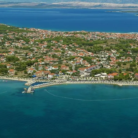 Narancs Apartment Vir