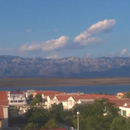 Narancs Apartment Vir